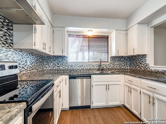 15302 PEBBLE PATH, San Antonio, TX 78232