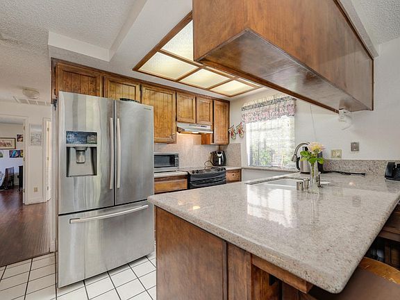 1526 Crestmont Oak Drive Roseville, California, 95661 United States