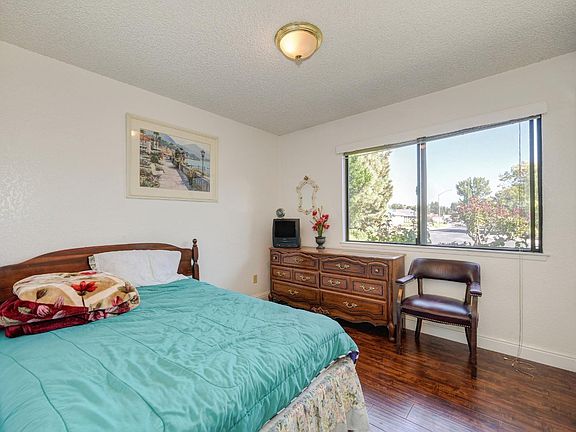 1526 Crestmont Oak Drive Roseville, California, 95661 United States