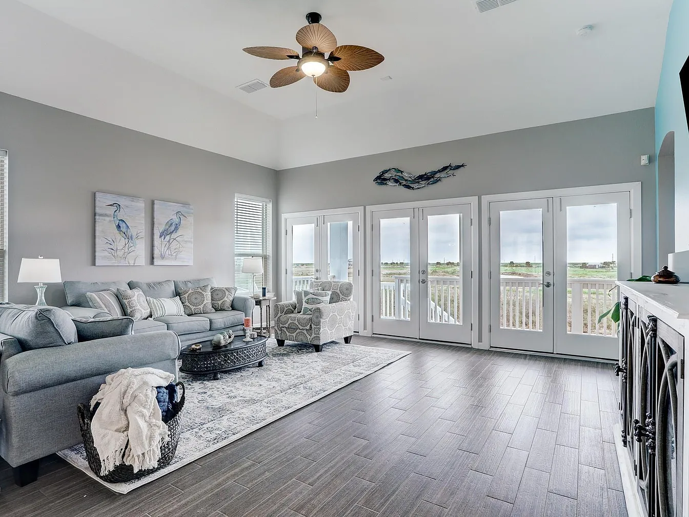 5225 Brigantine Cay Ct, Texas City, TX 77590