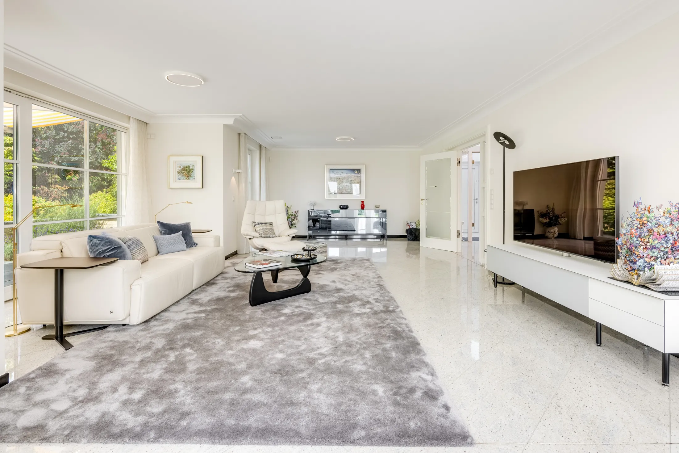 Maximilianstrasse 2 13, 80539, Munich Bayern Germany