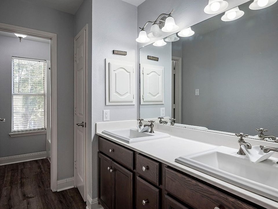 5341 Fort Concho Dr Fort Worth, TX 76137
