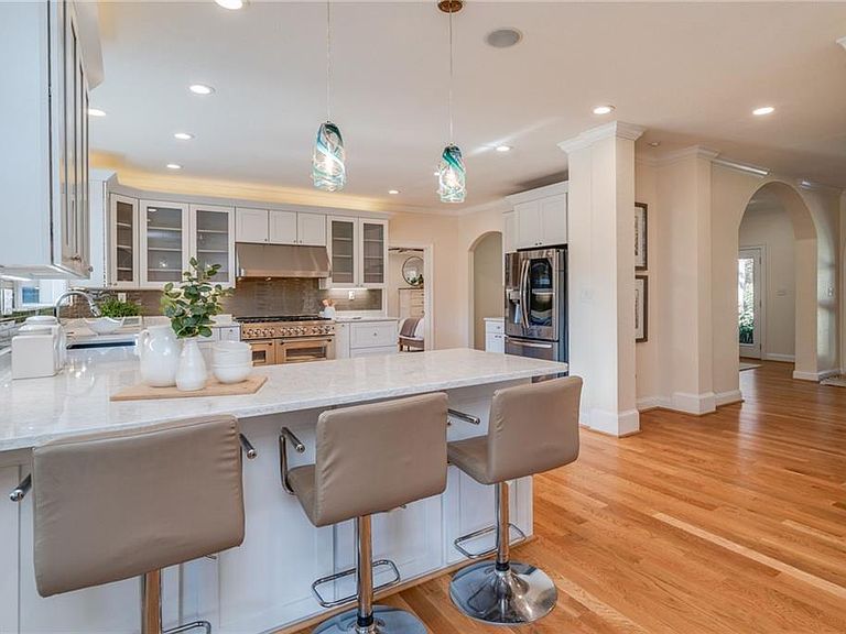 1100 Michaelwood Dr, Virginia Beach, VA 23452