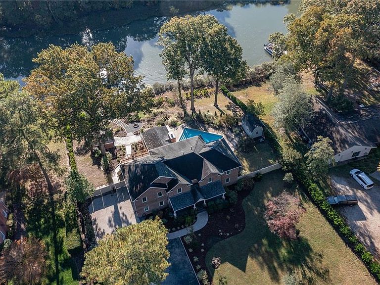 1100 Michaelwood Dr, Virginia Beach, VA 23452